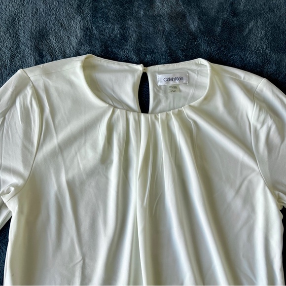✨Calvin Klein White Women's Blouse - Picture 3 of 9